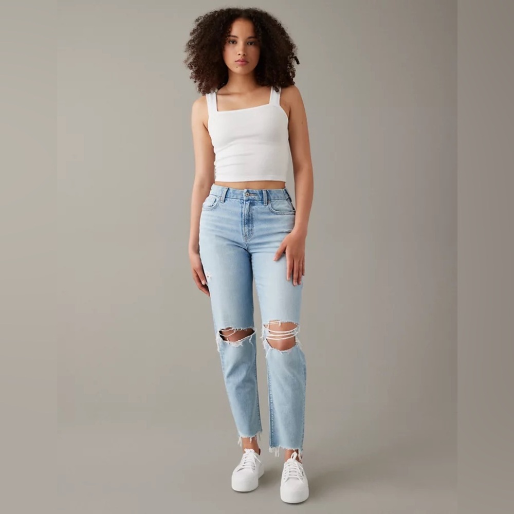 American Eagle strigid curvy ripped mom jeans